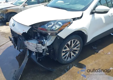 2020 Ford Escape Titanium из США, поврежденный, VIN 1FMCU9J90LUA39747